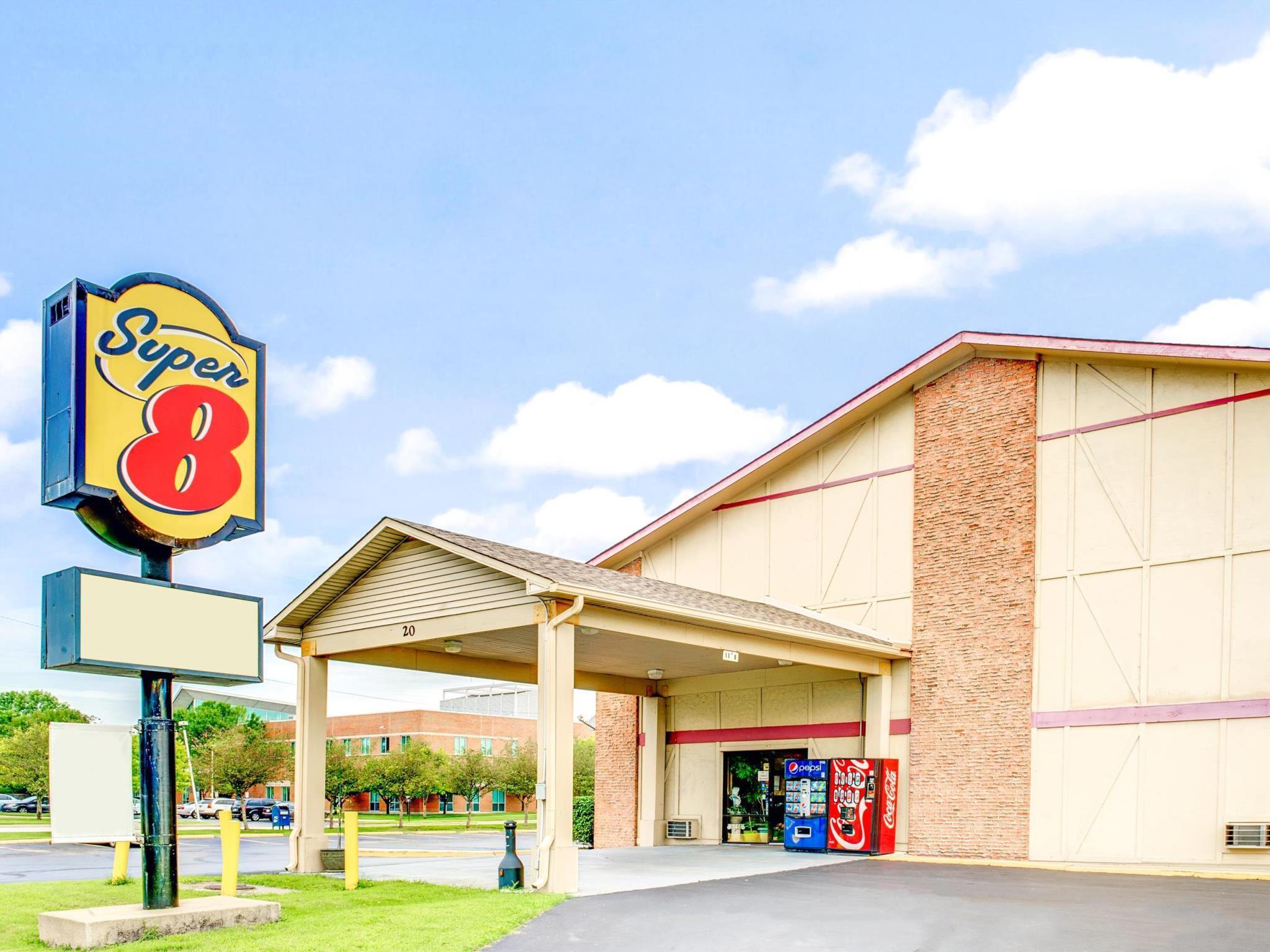 Hotel Super 8 By Wyndham 2*