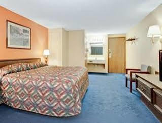 Super 8 By Wyndham Hotel Shelbyville